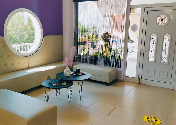 Irida Sun شقة فندقية
